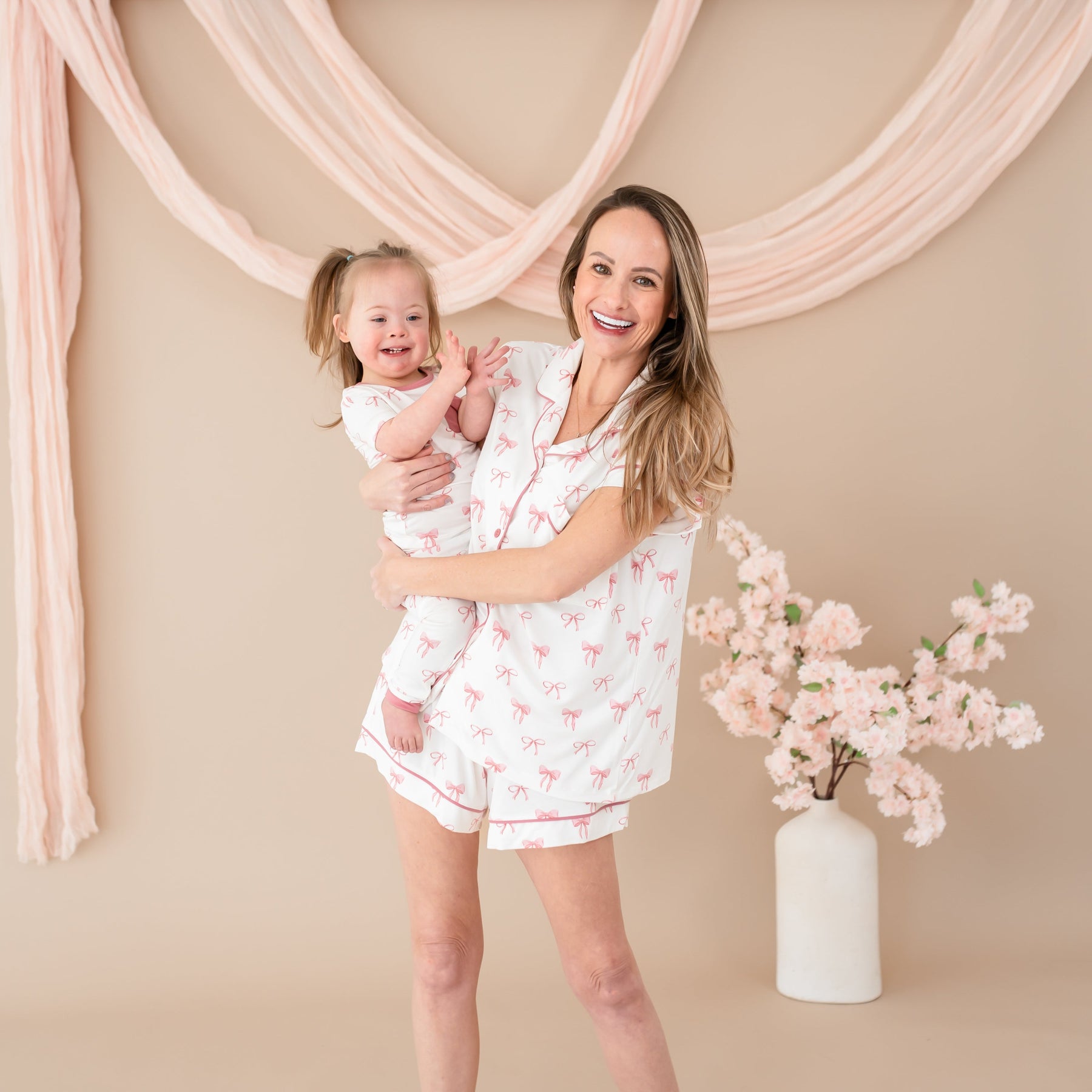 Women’s Short Sleeve Pajama Set in Bow
