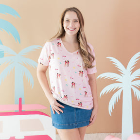 Women’s Relaxed Fit V-Neck in Barbie™ Beach