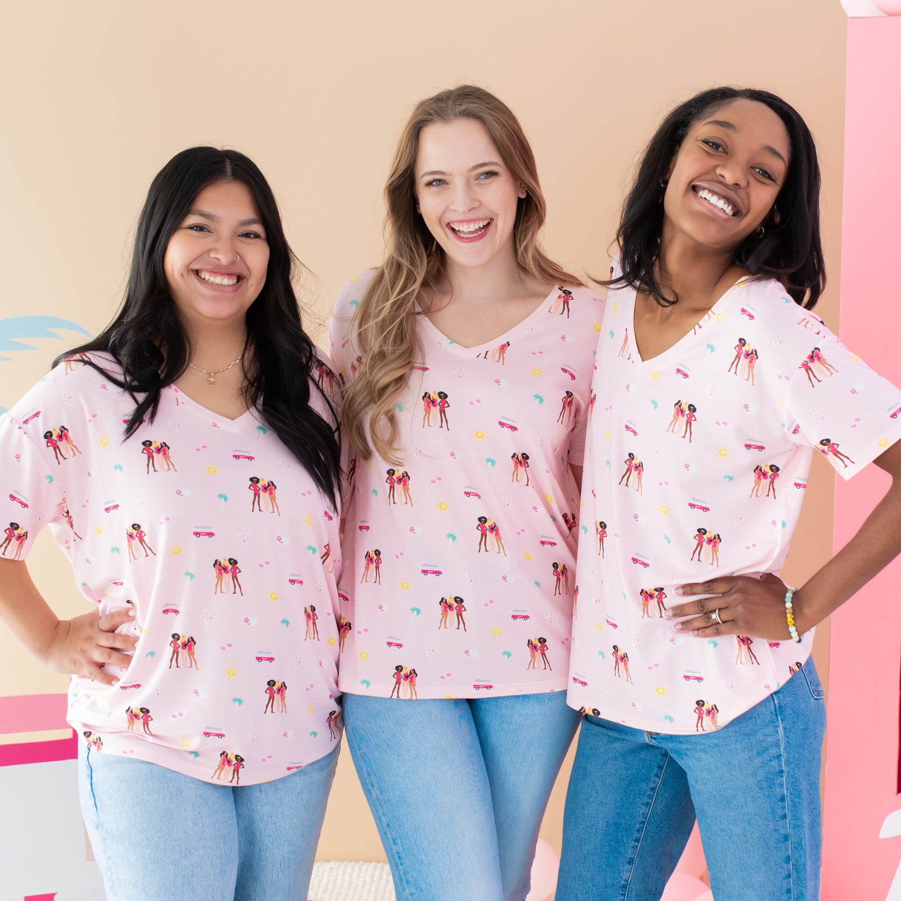 Women’s Relaxed Fit V-Neck in Barbie™ Beach